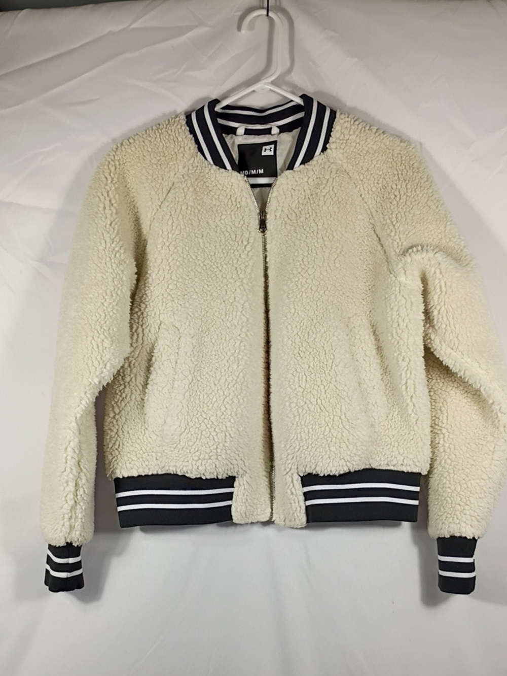 EUC Under Armour Women’s be seen Sherpa Bomber Jacket Size Medium Fall Winter